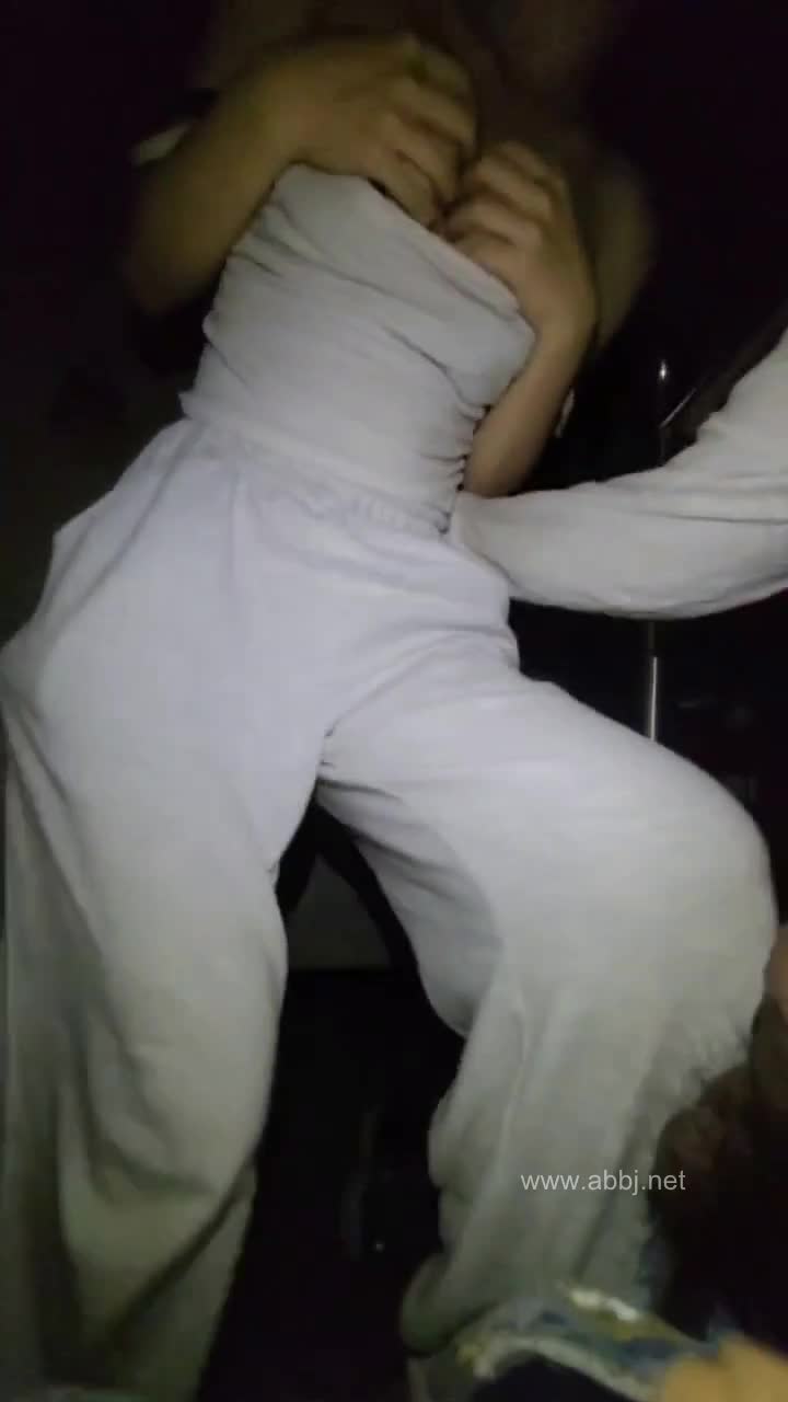 흰색나시녀 간단 중간에 아줌마한테 들킴 ㅋㅋ 썸네일