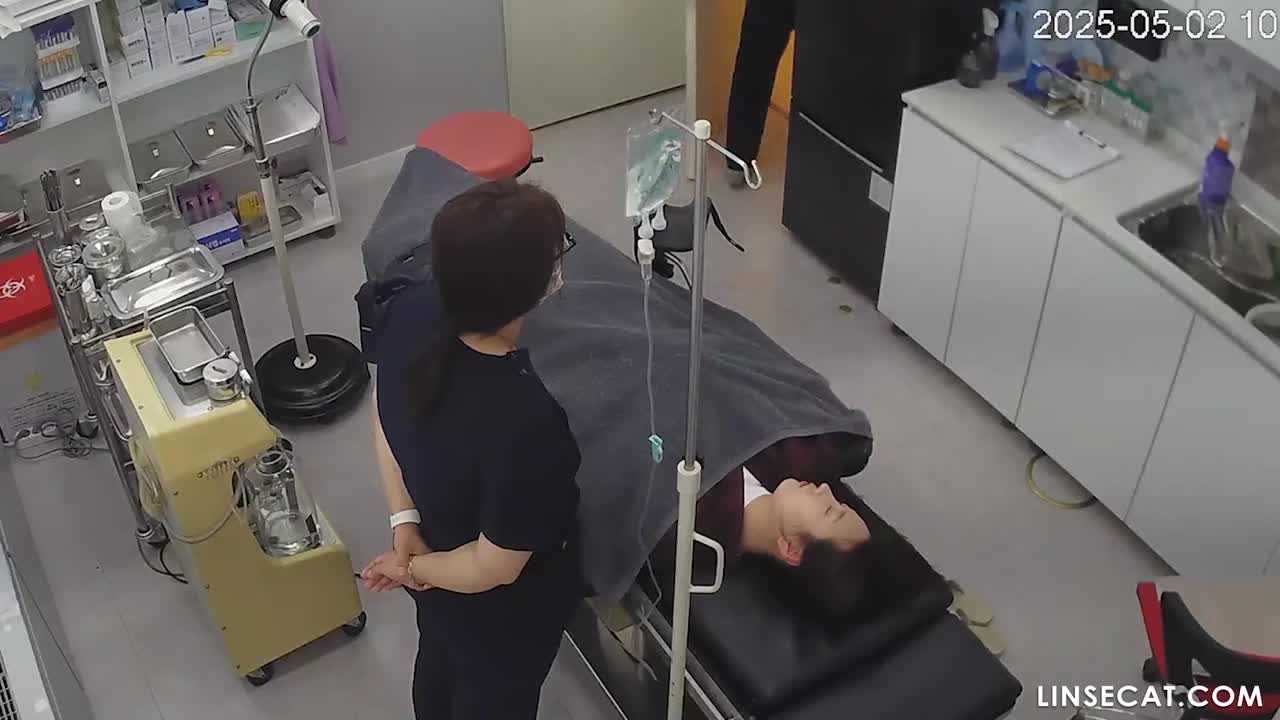[신작] 아홉 명의 여성이 산부인과 검진을 받았다. 아름다운 여성은 모든 면에서 완벽했다. 이목구비는 눈부시게 아름다웠고, 몸매는 섹시했으며, 속옷은 세련되었고, 은밀한 부위는 그야말로 매혹적이었다. [한국 병원 해킹된 IP 카메라] [단독 영상] 썸네일