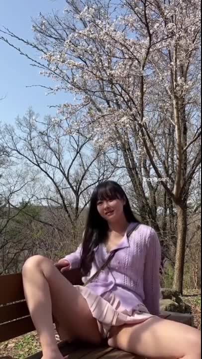 산책로에서 흥분한 보댕이 혼자서 달래는 몽세리 썸네일
